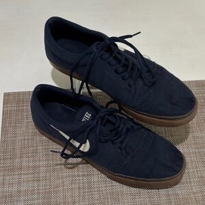 Vintage Nike SB Satire navy skate shoes. Men's 13. Very good condition. Sharp!